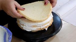 torta betöltése krémmel