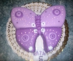 Lila pillangó torta