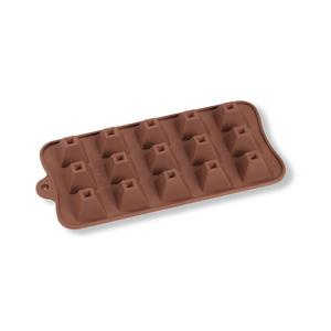 15 adagos piramis alakú szilikon bonbon forma