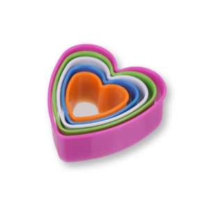 5 db-os színes szív alakú műanyag süti kiszúró szett