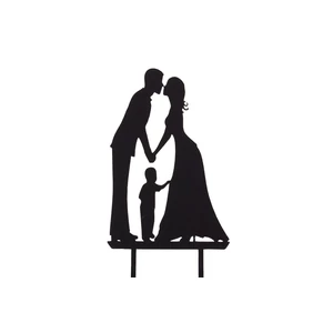 Fekete kisgyerekes pár esküvői tortadísz sziluett