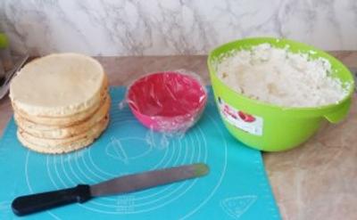 Előkészületek Minion tortához