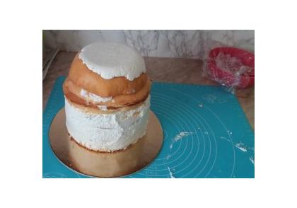Minion torta összerakás