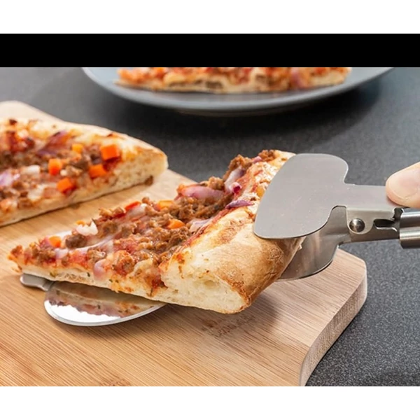 Pizzaszeletelő