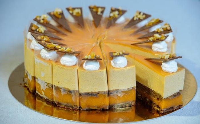 Pannonhalmi sárgabarack pálinkás karamell torta